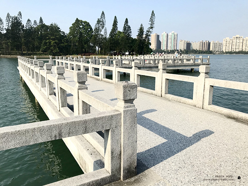 高雄單車一日遊｜金澄雙湖、城市綠帶與住宿安排